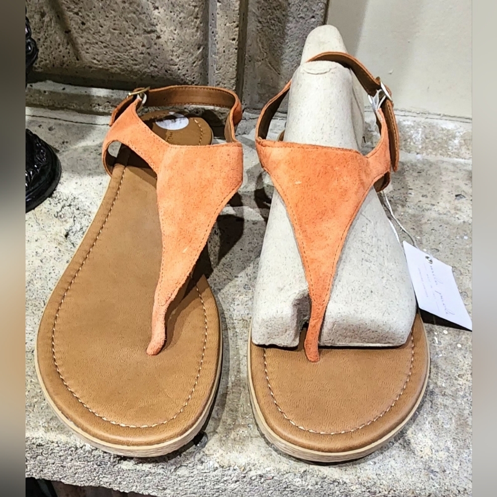 NWT Mila Paoli Suede Thong Sandals Size 9.5
